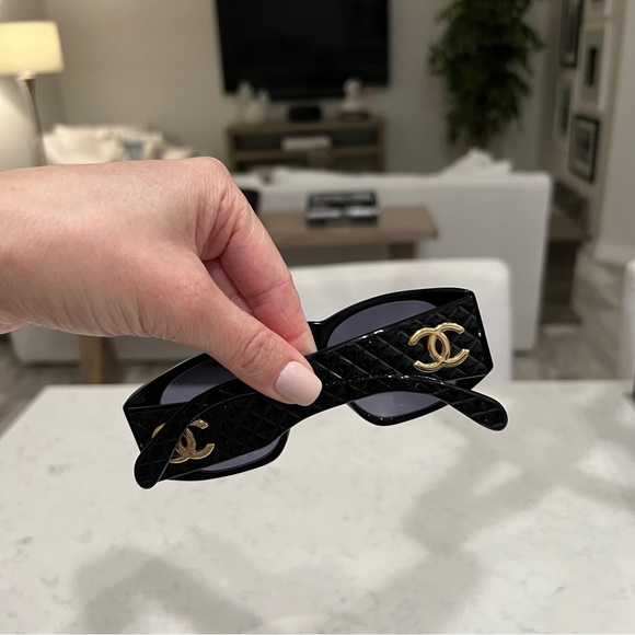 Vintage Chanel Sunglasses - Picture 5 of 6